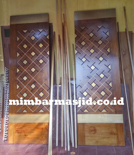 Replika Pintu Masjid Nabawi Kayu Jati